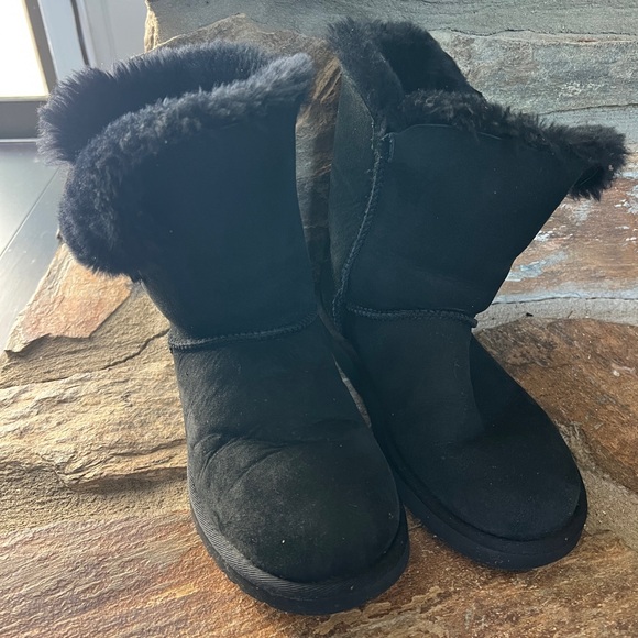EUC Women’s UGG Black Bailey Button Boots Sz 7 - Picture 1 of 6